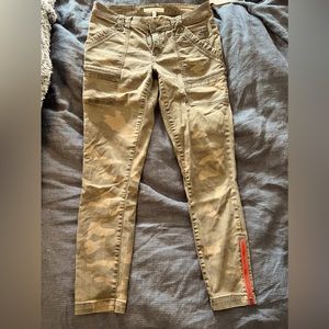 Joie Park skinny pant in camo- size 27